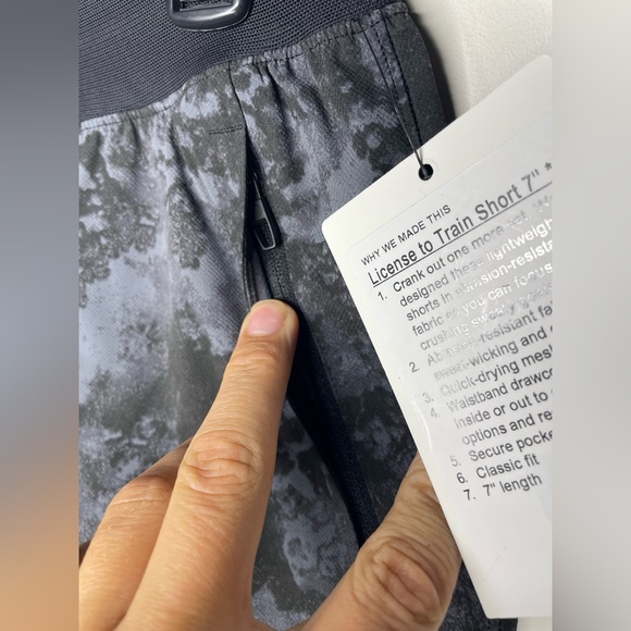 Lululemon License to Train Linerless Short 7" - Picture 8 of 10